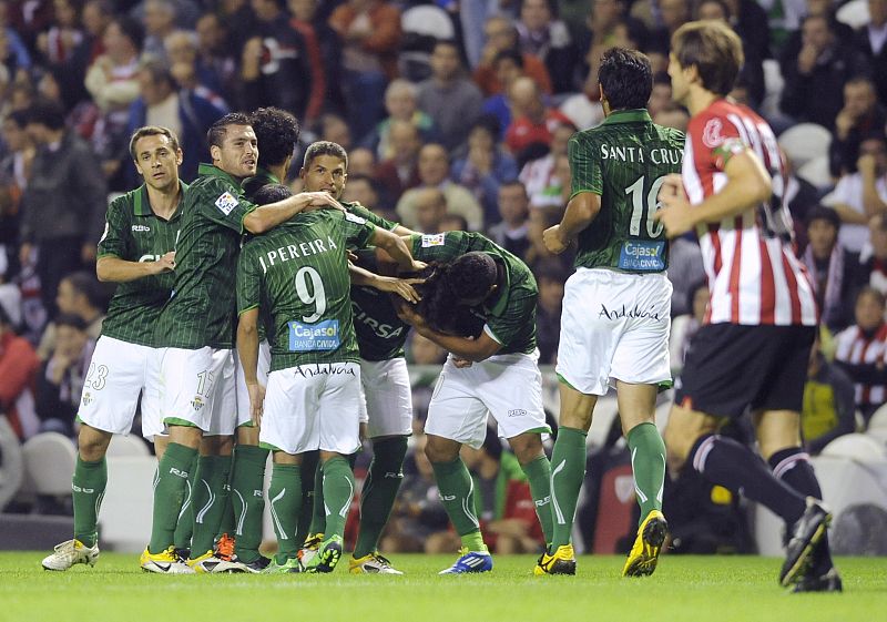 El Betis gana al Athletic en San Mamés y se coloca segundo