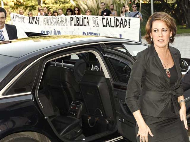 Yolanda Barcina: un aumento de las horas lectivas "no va a afectar a la calidad de la enseñanza"