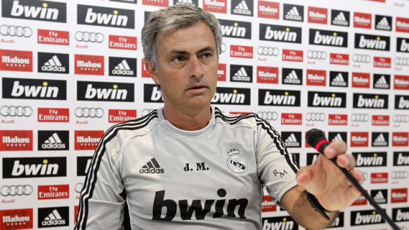 Mourinho: "Las tanganas de España son buenas, pero si pasan en el Madrid somos unos bandidos"