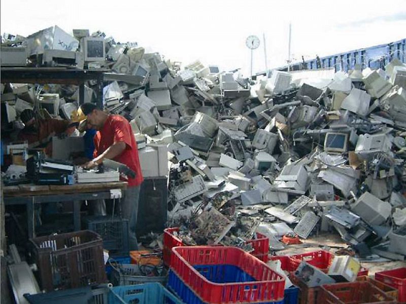 Los españoles pagan 300 millones al año para reciclar sus electrodomésticos