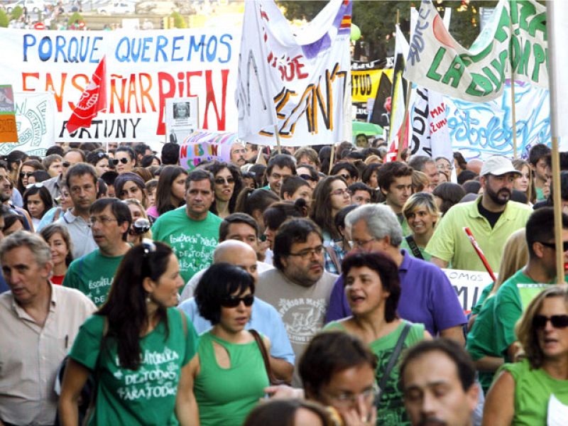 Los recortes sacan por segunda vez a la calle a profesores, alumnos y padres en Madrid