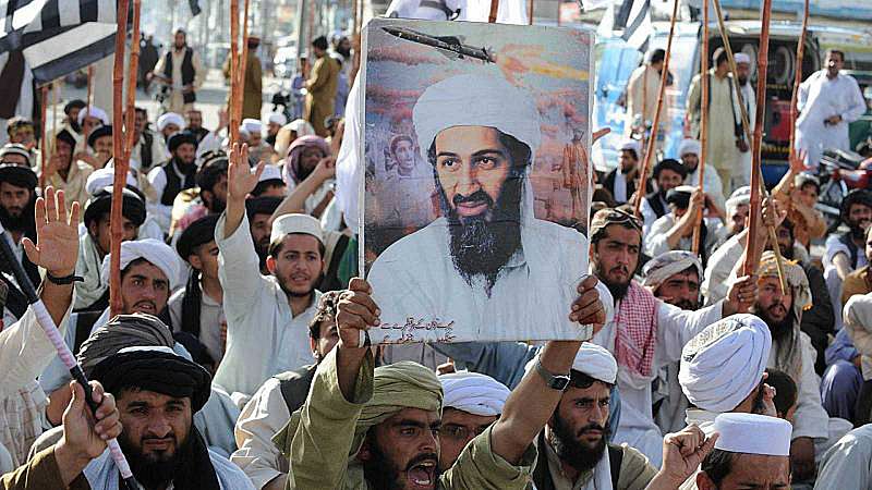 En Portada. "La hidra del terror"