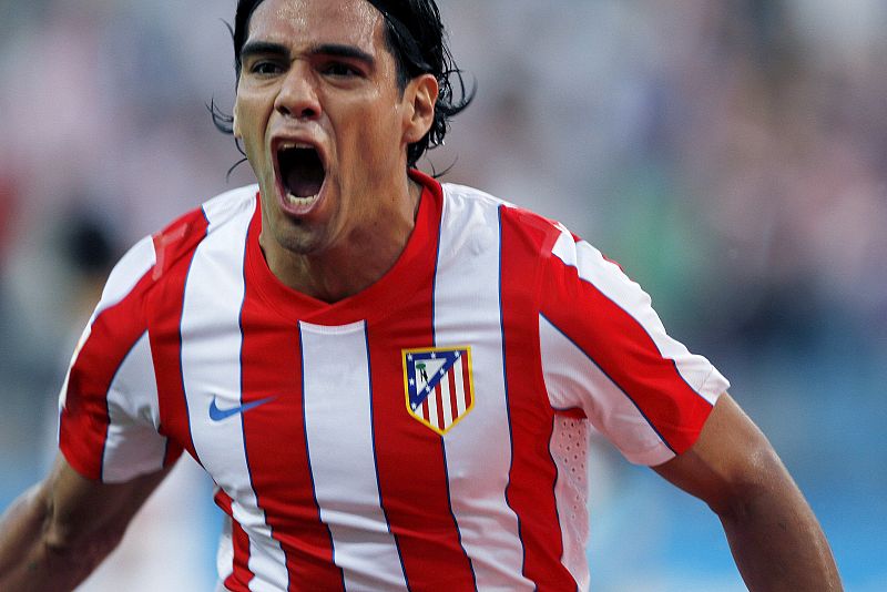 El Atlético se encomienda a Falcao para golear al Sporting