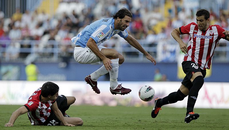 Málaga y Levante salen vencedores de sus encuentros ligueros