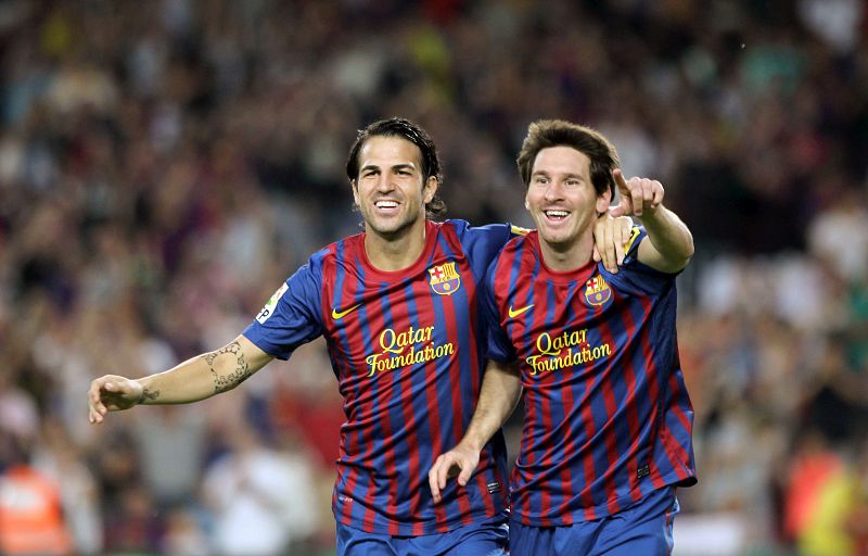 Messi se destapa como asistente en el histórico debut goleador de Fábregas