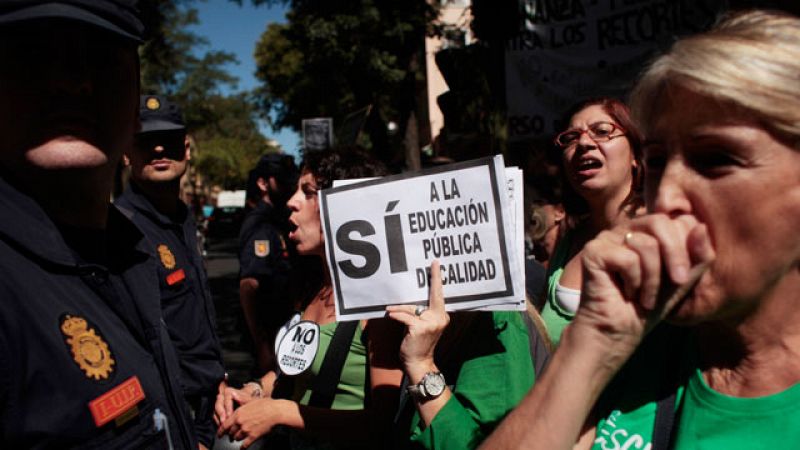 Aguirre ofrece diálogo a los sindicatos para poner fin a la "huelga política"