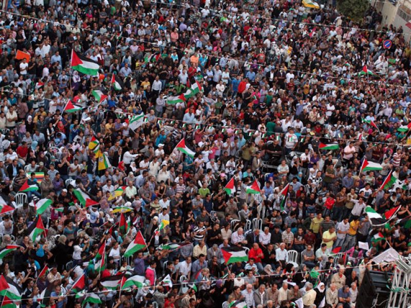 Decenas de miles de palestinos celebran la petición de reconocimiento ante la ONU