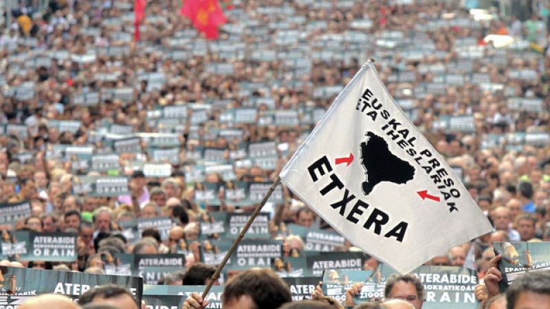 Manifestación en Bilbao de miles de personas contra la condena a Otegi y Usabiaga