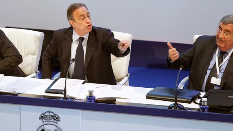 Florentino Pérez concede la insignia de oro del club a Del Bosque, Nadal y Plácido Domingo