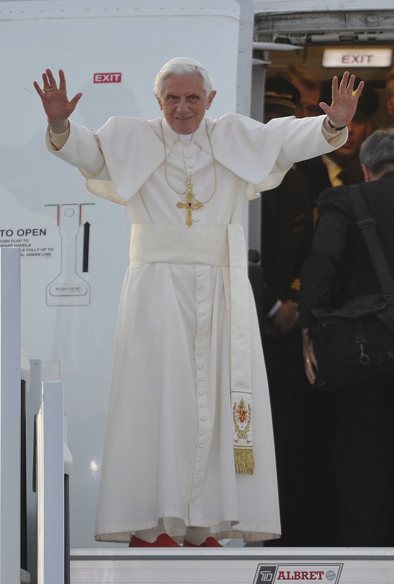 El papa culmina su viaje a Alemania y regresa a Roma