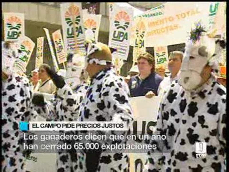 Miles de ganaderos protestan en Madrid contra la 'especulación agroalimentaria'