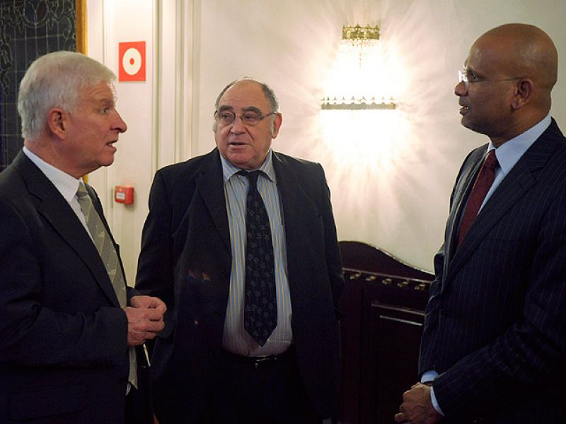 El grupo de Currin propone a un equipo para verificar el "creíble" alto el fuego de ETA