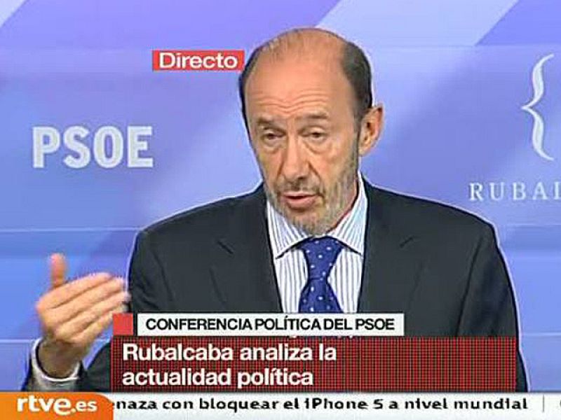 Rubalcaba denuncia las "líneas rojas" que traspasa el PP en educación y sanidad