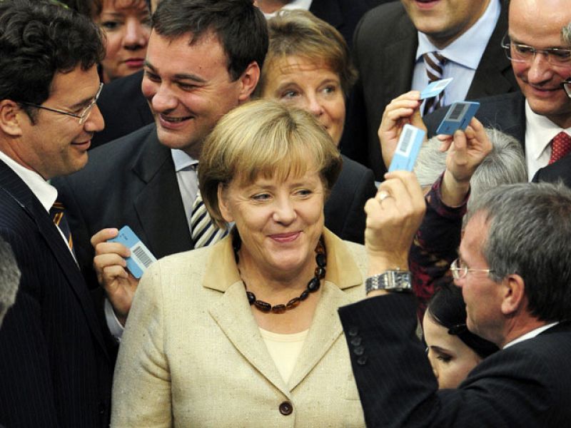 Merkel logra el respaldo de su mayoría en la aprobación abrumadora del nuevo plan de rescate