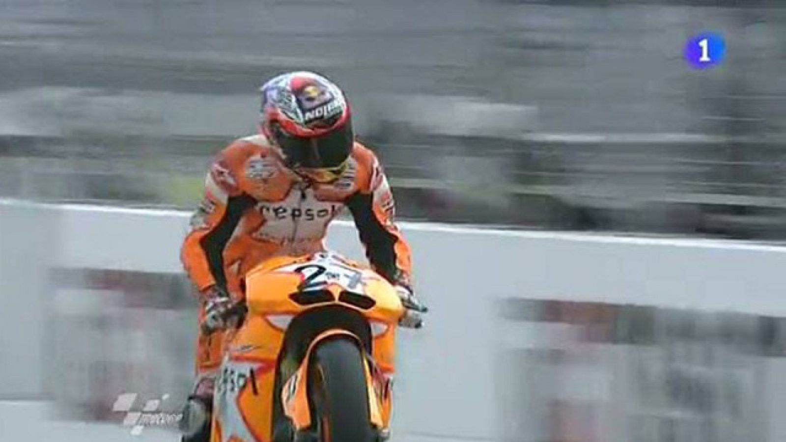 Stoner, a revalidar victoria en Japón - Paddock GP | Ver