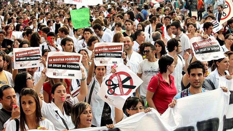 Sanitarios irrumpen en el Instituto catalán de Salud y fuerzan la suspensión de la negociación