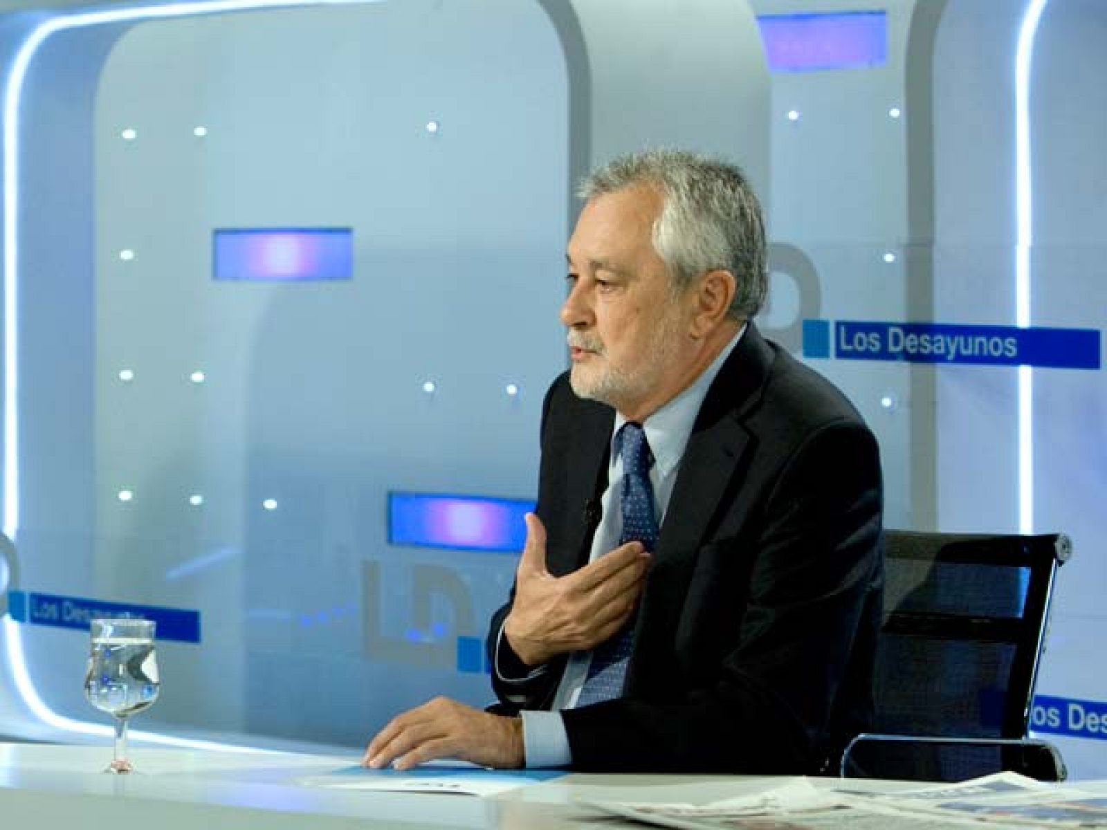 Griñán: "Es difícil, pero tenemos tanta voluntad como el que más para torcer el destino" - Los desayunos | Ver