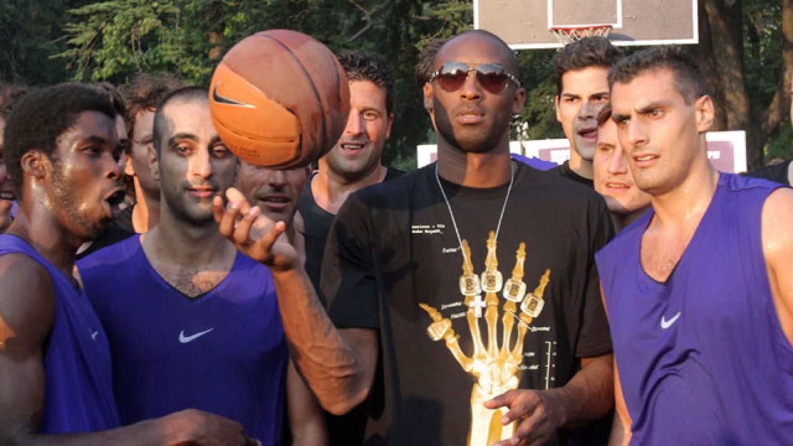 Kobe Bryant revoluciona Italia
