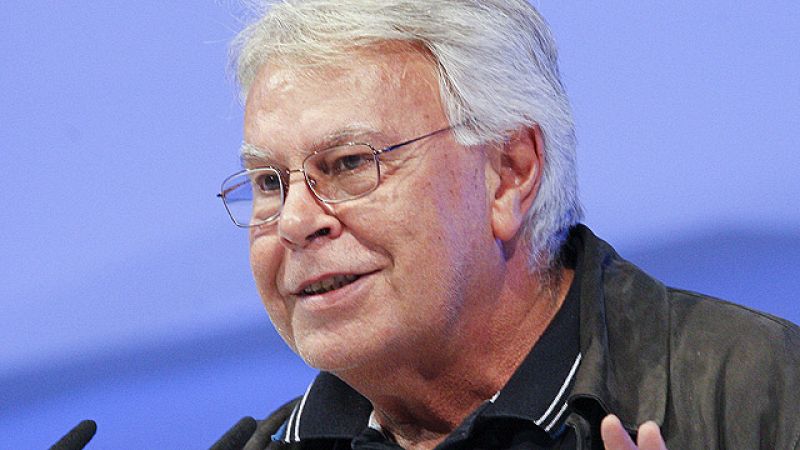 González interviene por sorpresa en la Conferencia política: "Alfredo, eres lo mejor para este país"