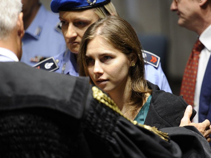 Knox se declara inocente entre lágrimas: "Yo no he asesinado, yo no he violado a nadie"