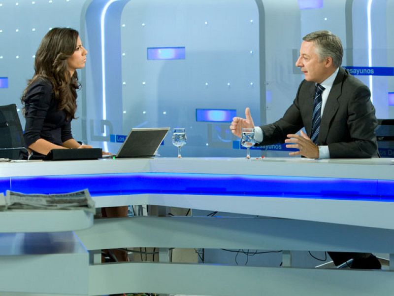 Blanco afirma que solo eran "reflexiones" cuando Rubalcaba señaló un exceso de ahorro