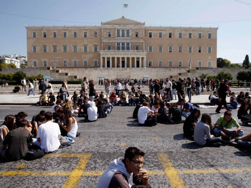 Grecia cada vez peor, crece menos y su deuda pública supondrá el 172,7% del PIB en 2012