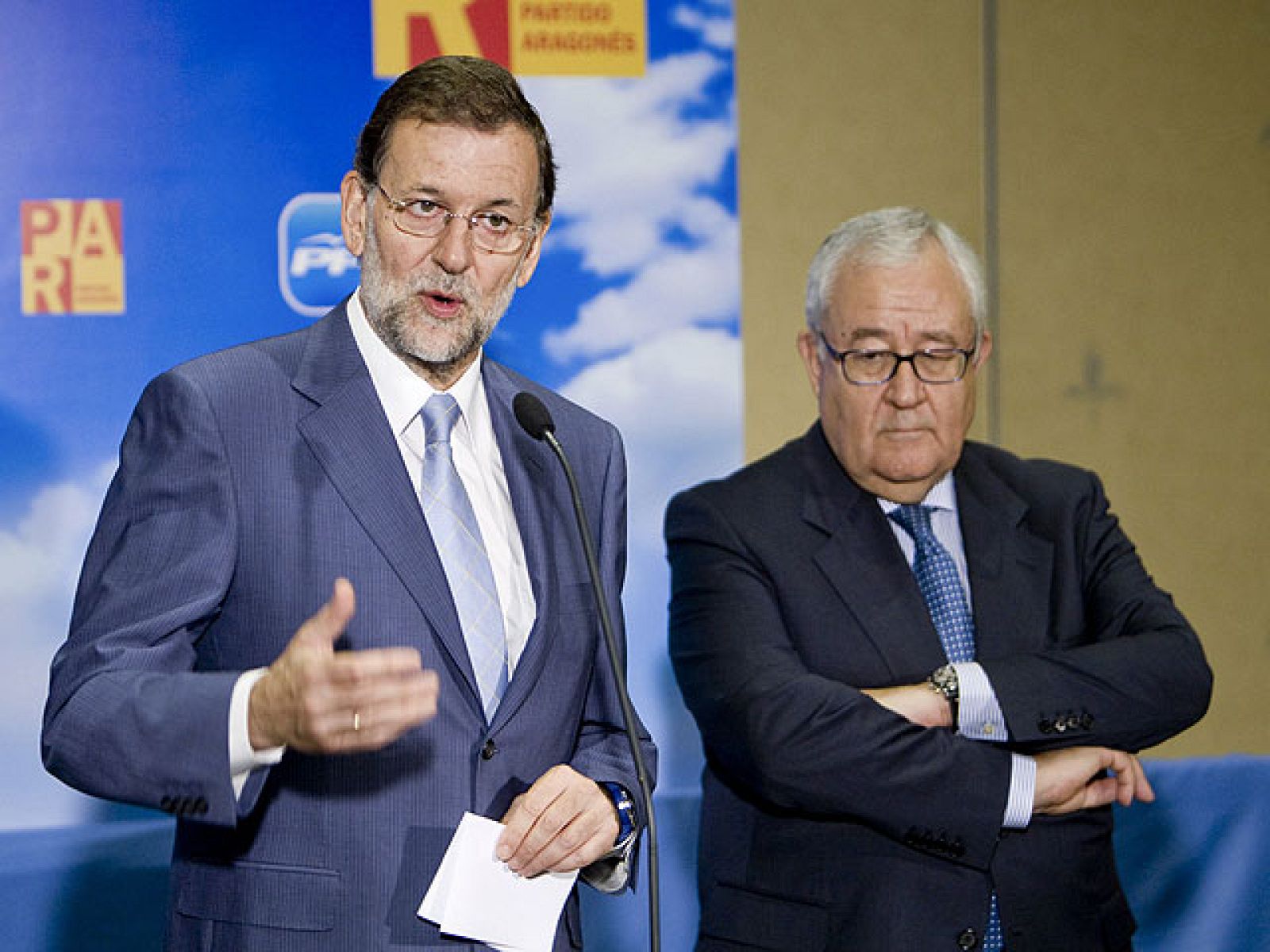 Rajoy firma con el PAR una coalición electoral  para "gobernar España y crear empleo" | Ver