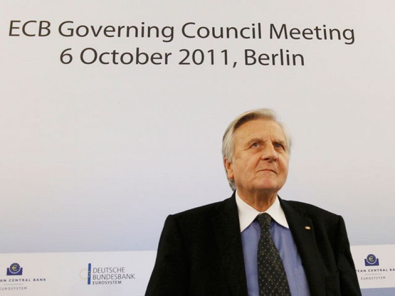 Trichet se despide del BCE sin tocar los tipos, pero amplía la barra libre de liquidez a la banca
