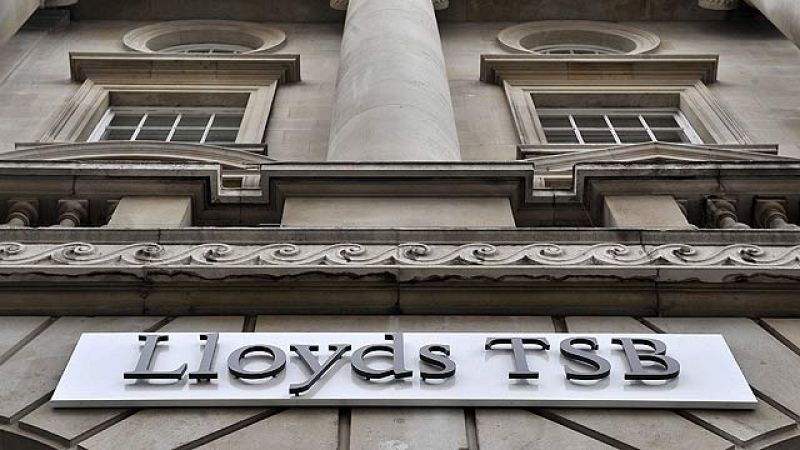Moody's baja la nota a 12 bancos británicos, entre ellos la filial del Santander