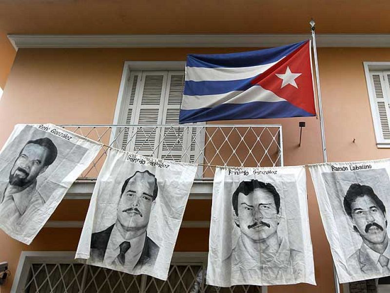 Liberan a un cubano convicto por integrar una red de espionaje en EE.UU.