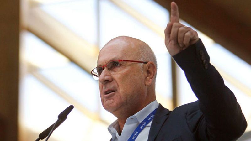 Duran dice que los campesinos andaluces reciben un PER "para pasar el día en el bar"