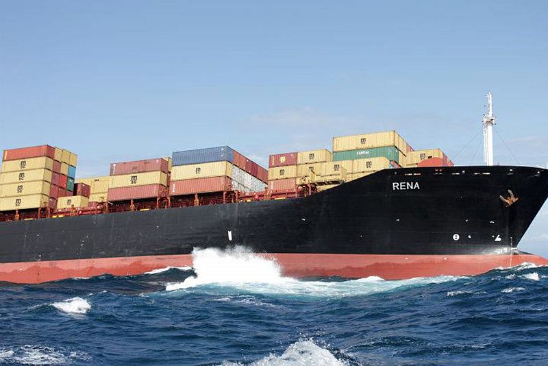El naufragio de un carguero causa un grave vertido de combustible en Nueva Zelanda