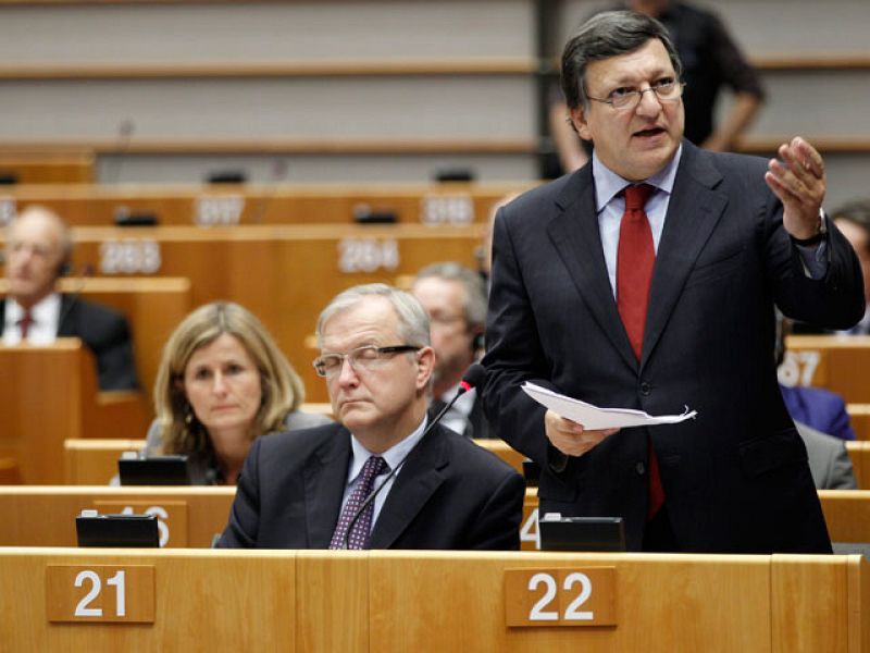 Barroso insta a que los bancos con necesidades de capital no paguen bonus y dividendos