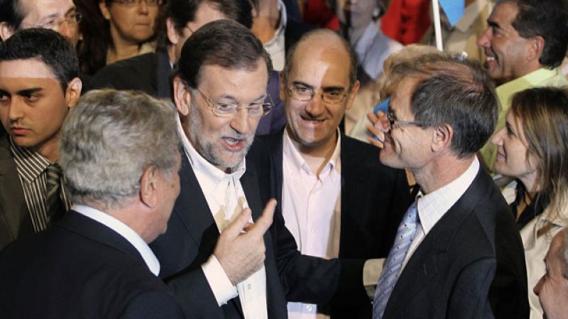 Rajoy acusa de "manirroto" al PSOE y exige que cumpla sus compromisos con Europa