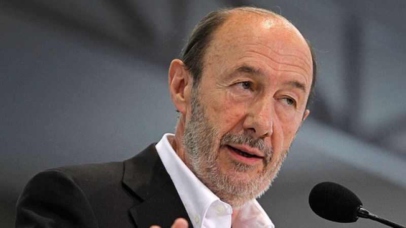 Rubalcaba defiende mantener las políticas sociales frente a los recortes de la derecha