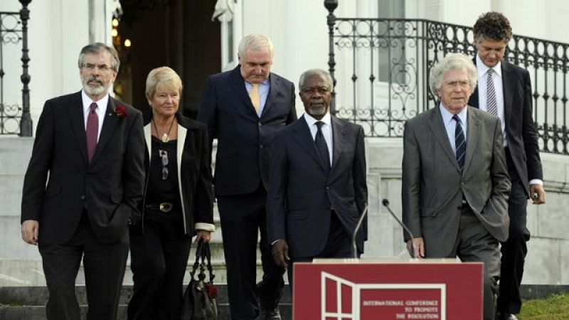 La Conferencia pide a ETA el "cese definitivo" de la violencia y a España y Francia que negocien