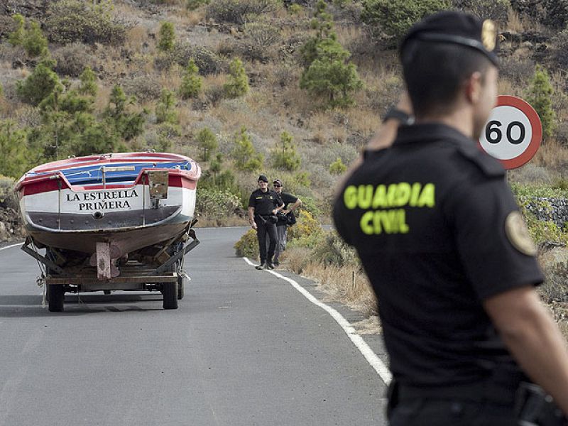 Los vecinos de La Restinga no podrán aún volver a sus casas de forma permanente