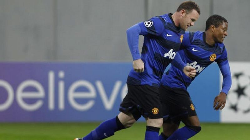 Rooney reanima al United desde el punto de penalti