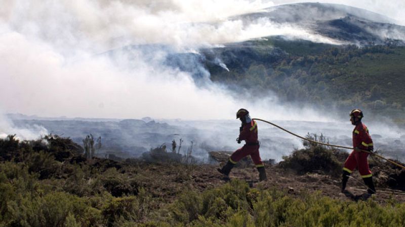 Los incendios se ceban con Ourense y acaban con la vida de dos personas en León y Segovia