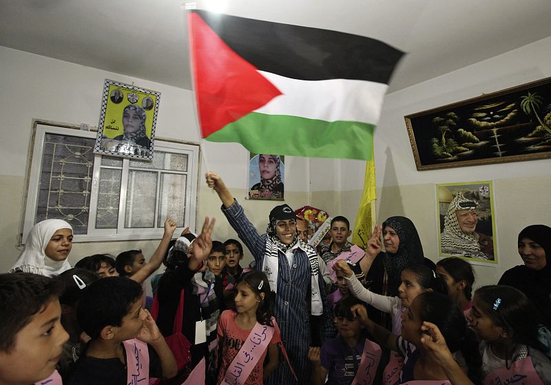 Una presa palestina liberada por Shalit, a unos escolares: "Espero que os convirtáis en mártires"