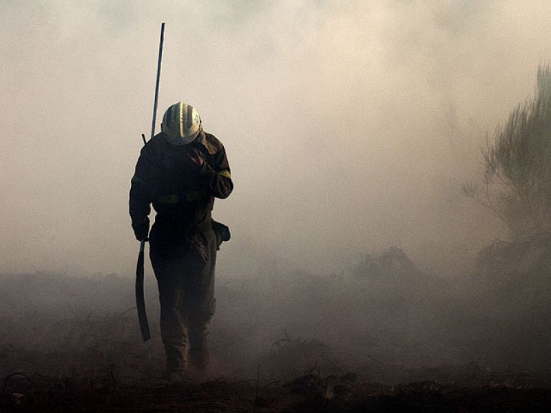 Controlan la mayoría de incendios en Galicia y Asturias que han quemado miles de hectáreas