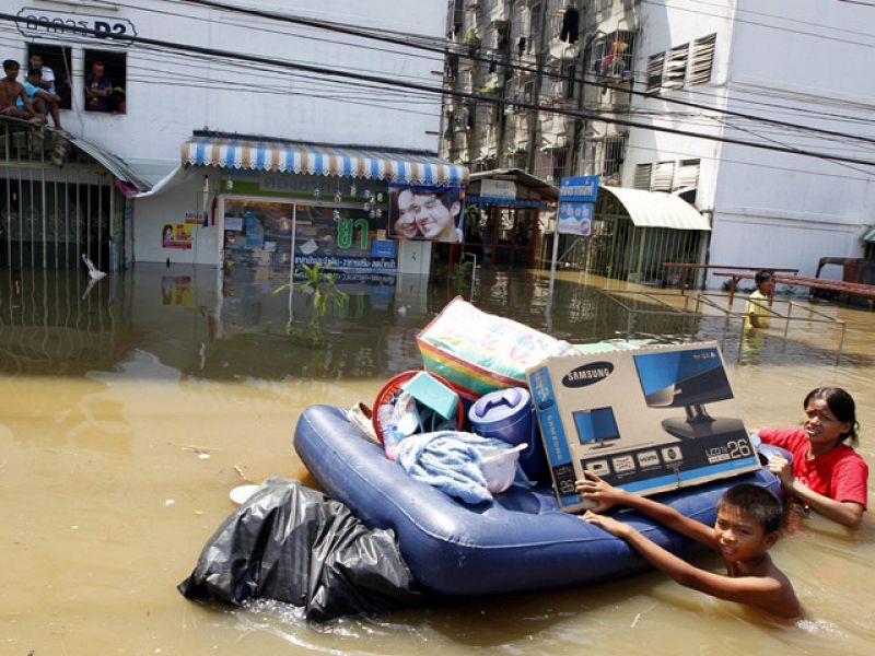 El Gobierno tailandés admite que no hay forma de evitar las inundaciones en Bangkok