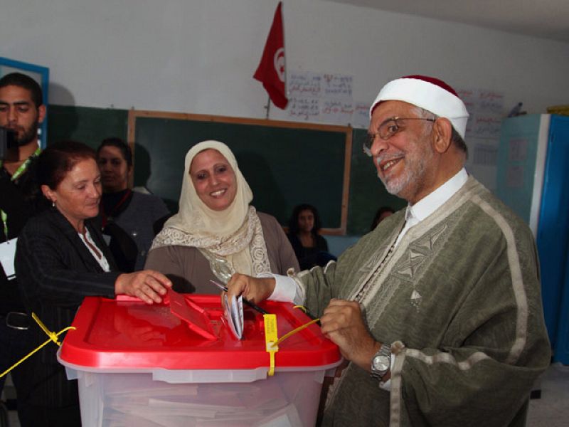 Los islamistas moderados de Ennahda se perfilan como ganadores de las elecciones en Túnez