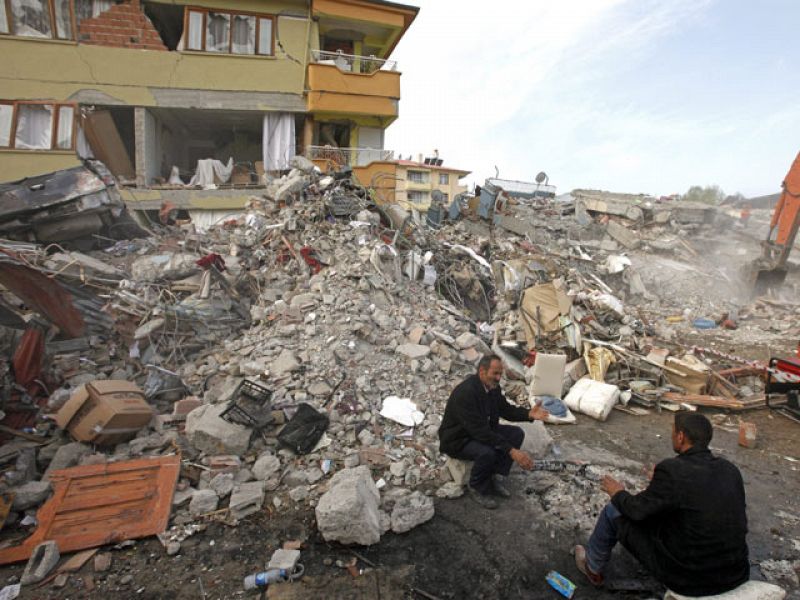 Erdogan admite descoordinación en la atención a las víctimas del terremoto en Turquía