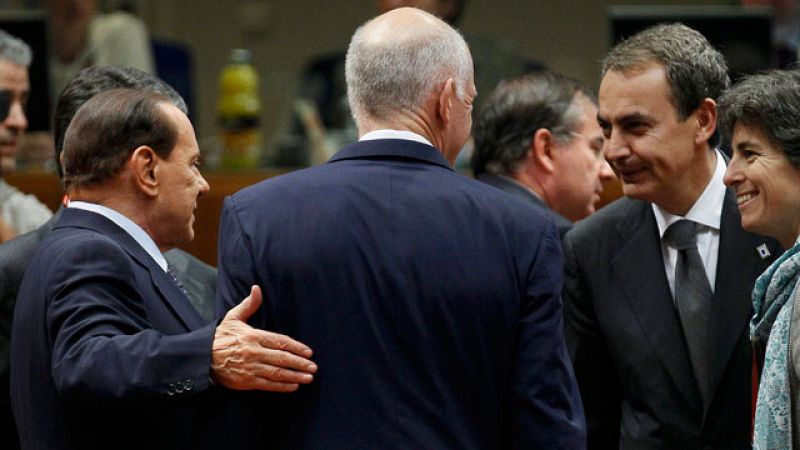 Europa pacta perdonar el 50% de la deuda griega y ampliar el fondo de rescate a un billón de euros