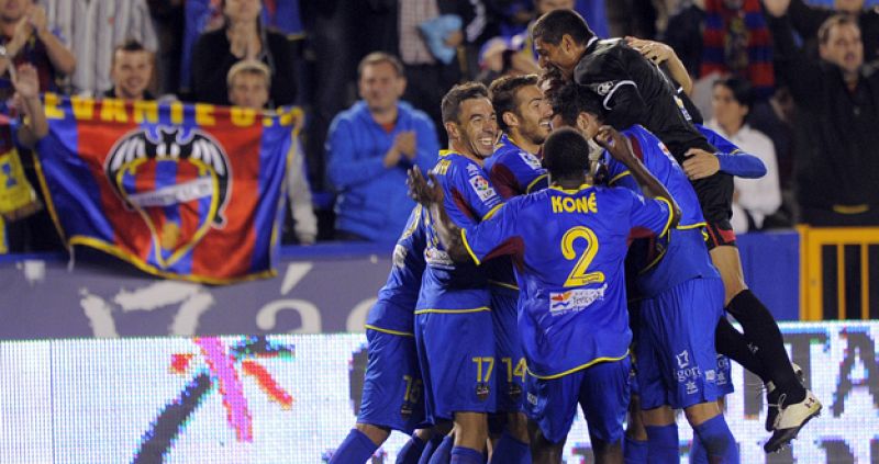 El Levante iguala la racha inicial de Madrid y Barça en las dos últimas Ligas