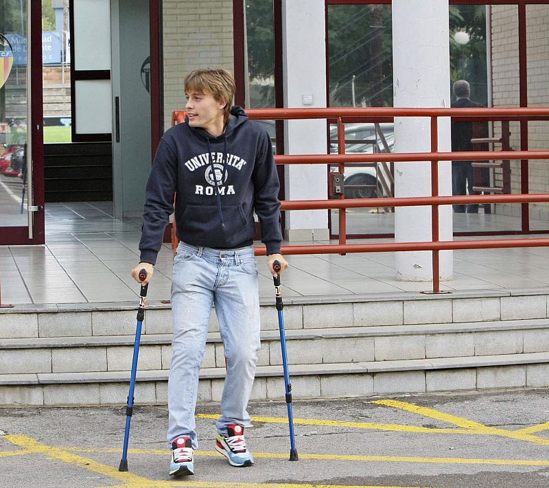 Canales es operado con éxito y estará seis meses de baja