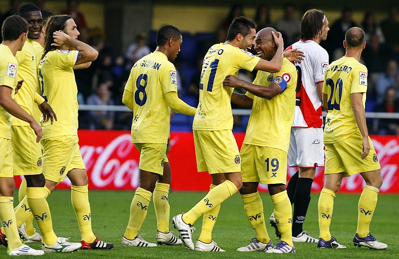 El Villarreal rompe su mala racha frente a un Rayo sin pegada