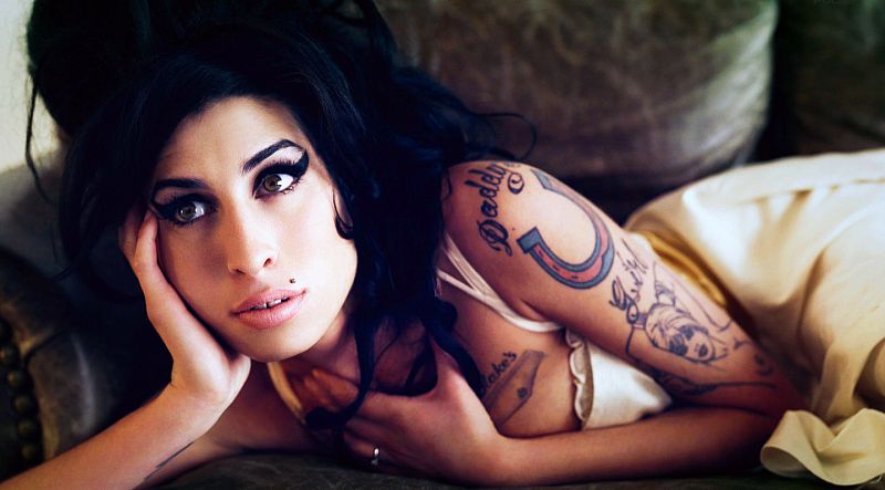 El disco póstumo de Amy Winehouse se publicará en diciembre con varios temas inéditos