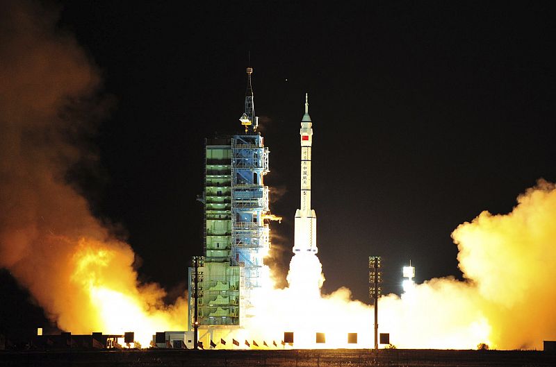 China lanza la "Shenzhou VIII", primera nave del país que se acoplará a otra